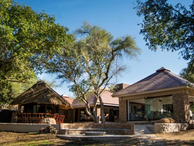 Idube Game Lodge Accommodation By Yuppiestay
