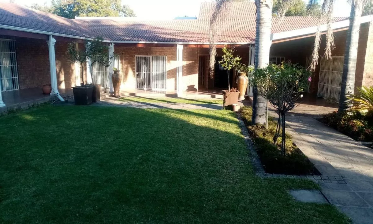 The Hills Guest House Newcastle Accommodation Yuppiestay2