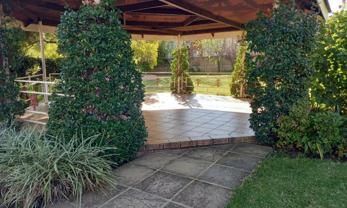 The Hills Guest House Newcastle Accommodation Yuppiestay3