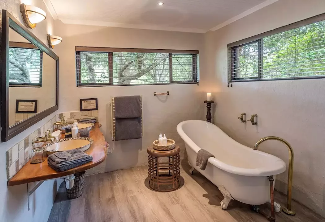 River Lodge - Kariega Game Reserve Accommodation By Yuppiestay6