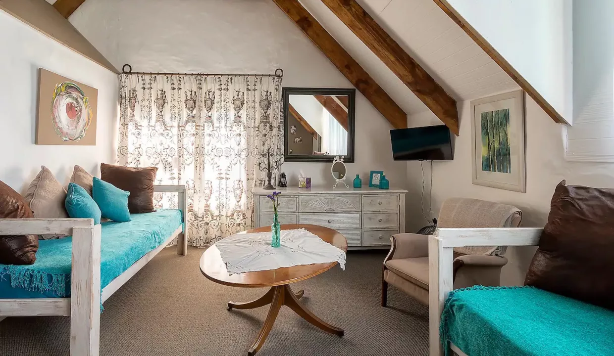 T'Niqua Stable Inn Accommodation Yuppiestay24
