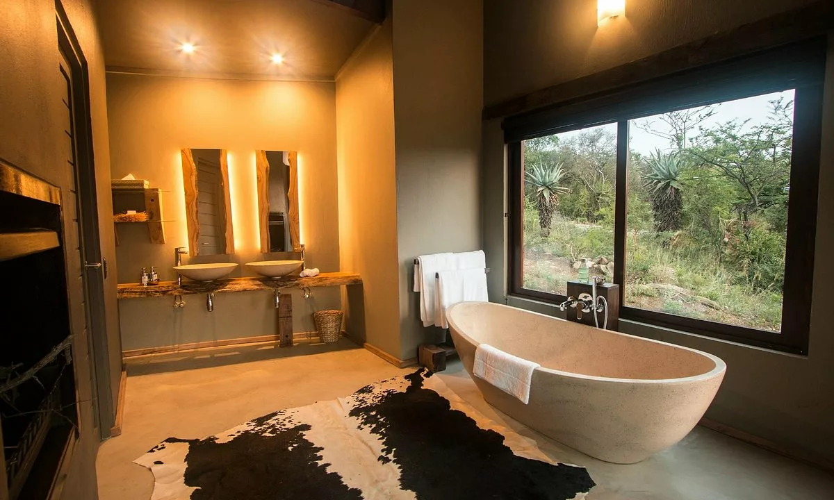 Rhino Ridge Safari Lodge Accommodation By Yuppiestay12