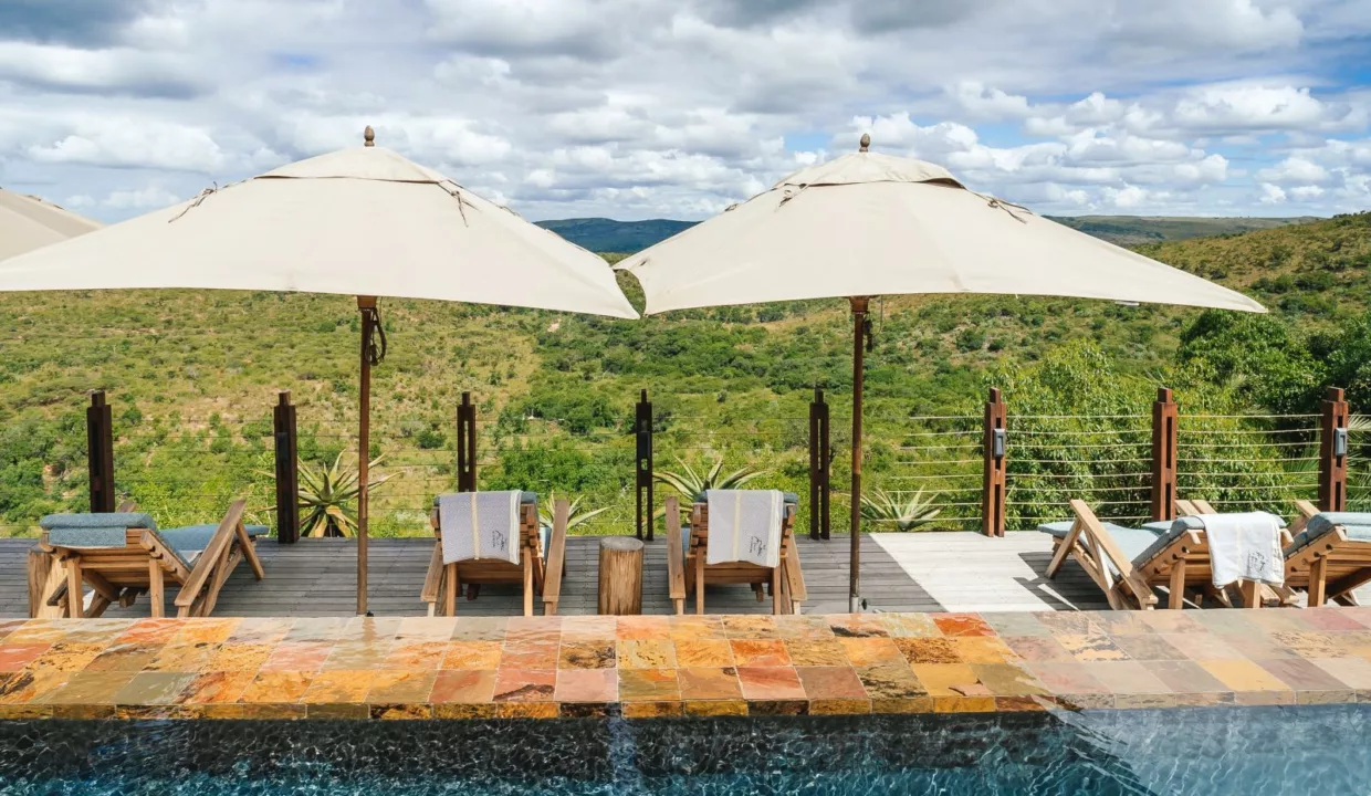 Rhino Ridge Safari Lodge Accommodation By Yuppiestay2