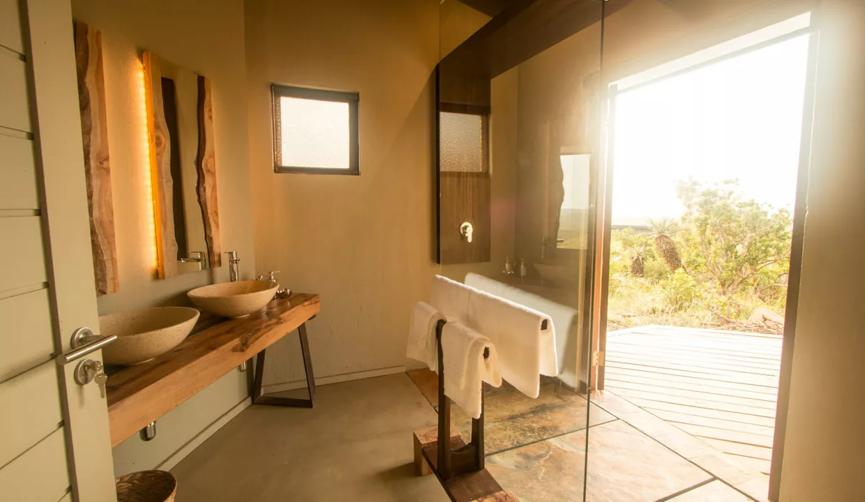 Rhino Ridge Safari Lodge (Umfolozi game Reserve)