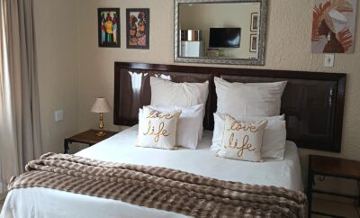 Luxury Couples Room Double Bed, en-suite — African Sky Guest House
