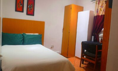 En-Suite Single Room with Bath — Elsjes Guesthouse