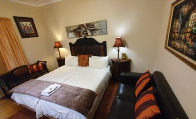 Luxury Family Room (3 Guests) — 7th Street Guesthouse
