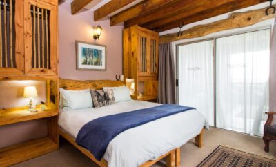 Deluxe Double Room — TNiqua Stable Inn