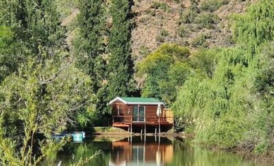 Cabin honeymoon bath 4 — Old Mill lodge, Working Ostrich Farm & Restaurant