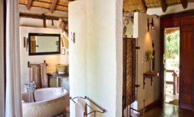 Honeymoon Chalet with River View — Tanamera Lodge