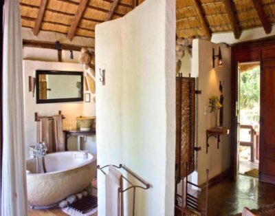Honeymoon Chalet with River View — Tanamera Lodge