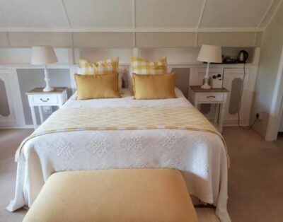 Queen Room — 18 Pioneer BnB