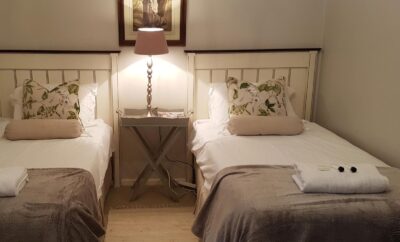 Deluxe Twin Room — 18 Pioneer BnB