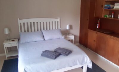 Triple room@pool — Dennecres 4 Guest House