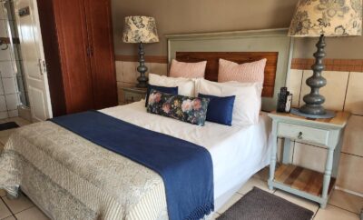 Standard Queen Room — Snips Accommodation