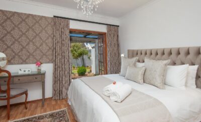 Deluxe King Room 3 — Villa Venusta