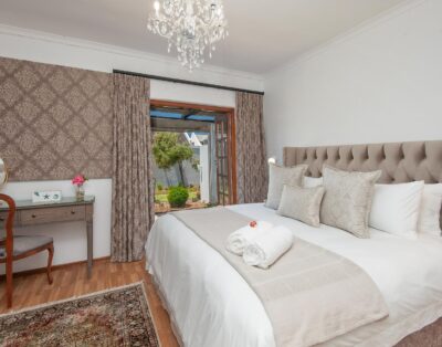 Deluxe King Room 3 — Villa Venusta