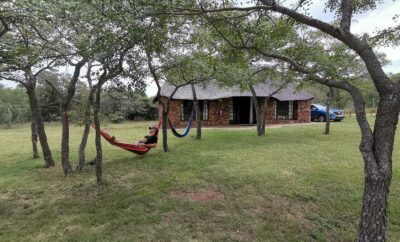 Lion Chalet (en-suite bathrooms) — Moletani Game Ranch