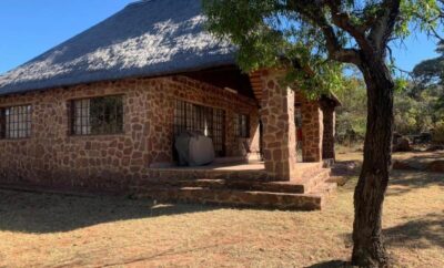 Room with Bunk Beds and En-suite shower — Moletani Game Ranch