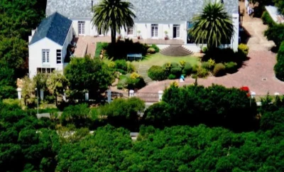 Luxury Room with Garden View — Manor on the Bay